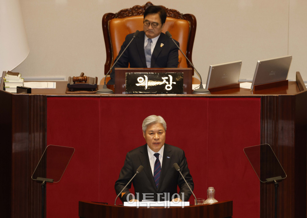 ▲서왕진 조국혁신당 원내대표가 9일 서울 여의도 국회에서 열린 본회의에서 비교섭단체 대표 연설을 하고 있다. 고이란 기자 photoeran@