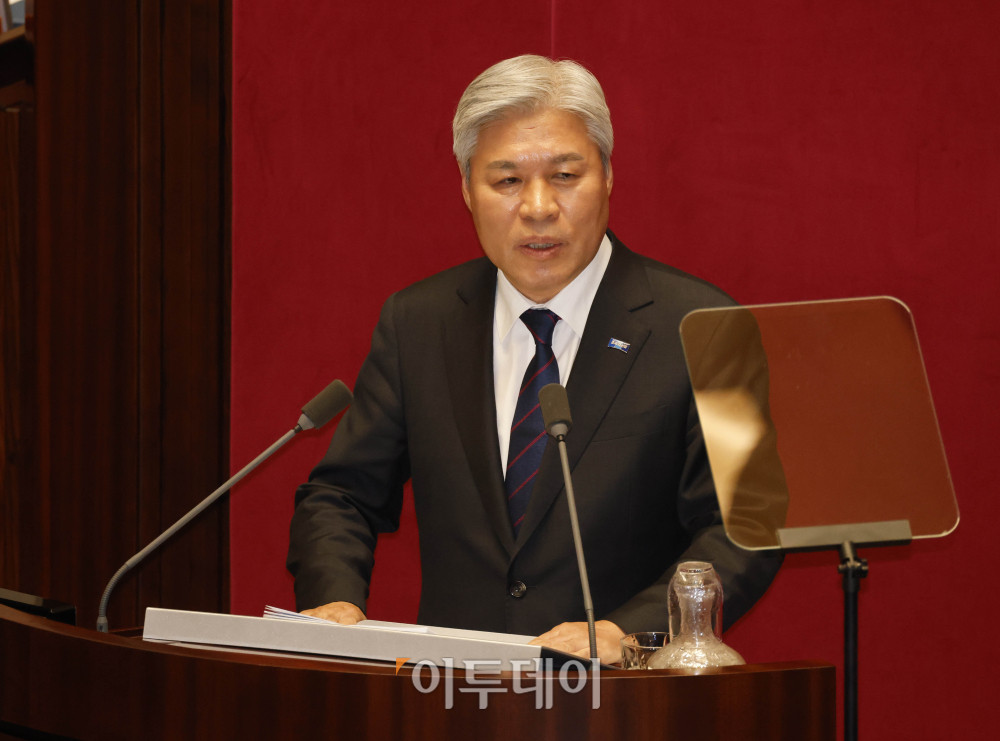 ▲서왕진 조국혁신당 원내대표가 9일 서울 여의도 국회에서 열린 본회의에서 비교섭단체 대표 연설을 하고 있다. 고이란 기자 photoeran@