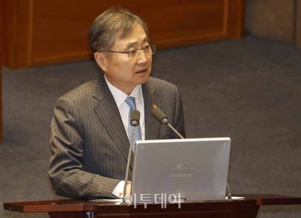 ▲조현 외교부 장관이 9일 서울 여의도 국회 본회의에서 열린 정치·외교·통일·안보 대정부질문에서 의원 질의에 답하고 있다. 고이란 기자 photoeran@