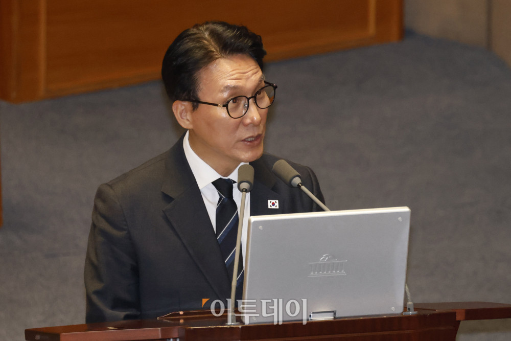 ▲김민석 국무총리가 9일 서울 여의도 국회 본회의에서 열린 정치·외교·통일·안보 대정부질문에서 의원 질의에 답하고 있다. 고이란 기자 photoeran@