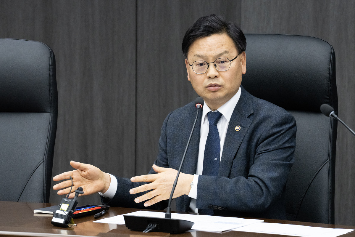▲김성범 해양수산부 장관 직무대행이 9일 수산물 물가의 특별관리를 위해 수산물 수급·물가 TF회의를 주재하고 있다. (사진제공=해양수산부)