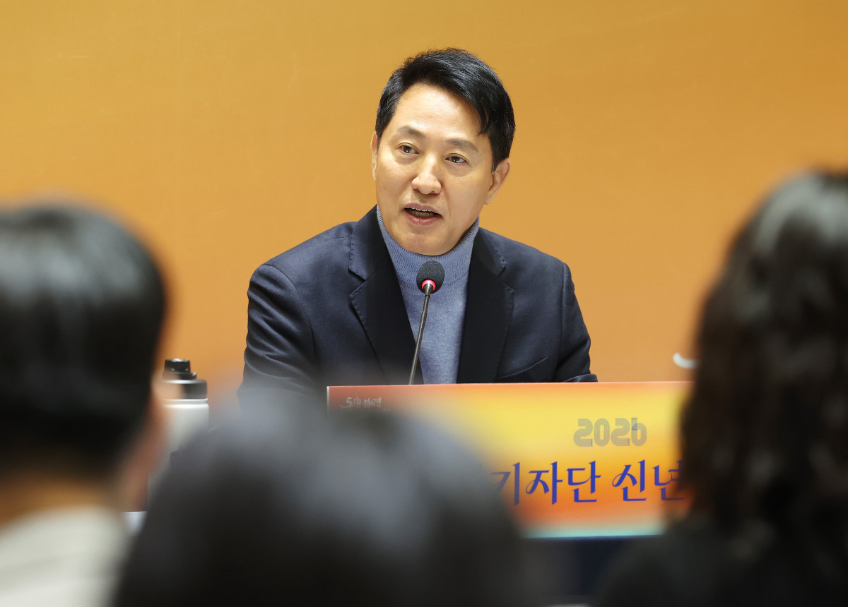 ▲오세훈 서울시장이 10일 서울시청에서 열린 출입기자단 신년간담회에서 질문에 답변하고 있다. (연합뉴스)