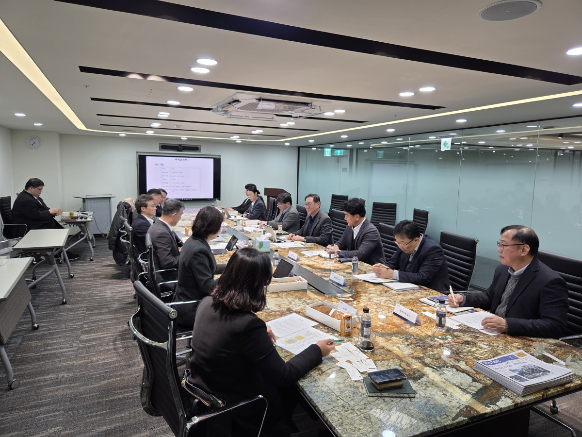 ▲본지는 10일 서울 강남구 이투데이빌딩 대회의실에서 본보의 단독 및 기획기사에 대한 의견을 나누고, 향후 개선 방향을 모색하는 미래전략위원회 2026년 첫 회의를 진행했다.
