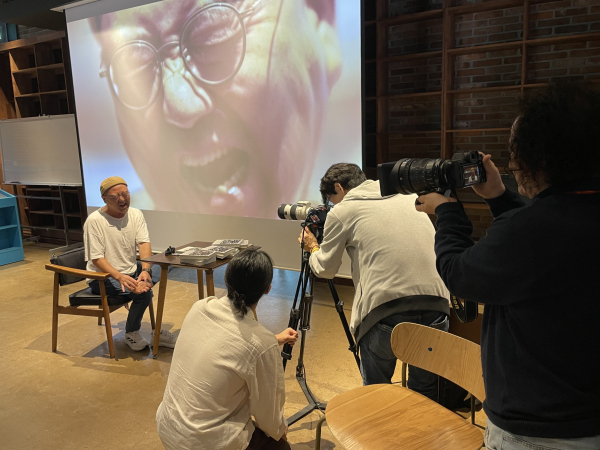 ▲전남도 장흥군의 옛 장흥교도소 문화예술 복합공간에 '빠삐용Zip(빠삐용집)' 사진. (사진제공=장흥군)