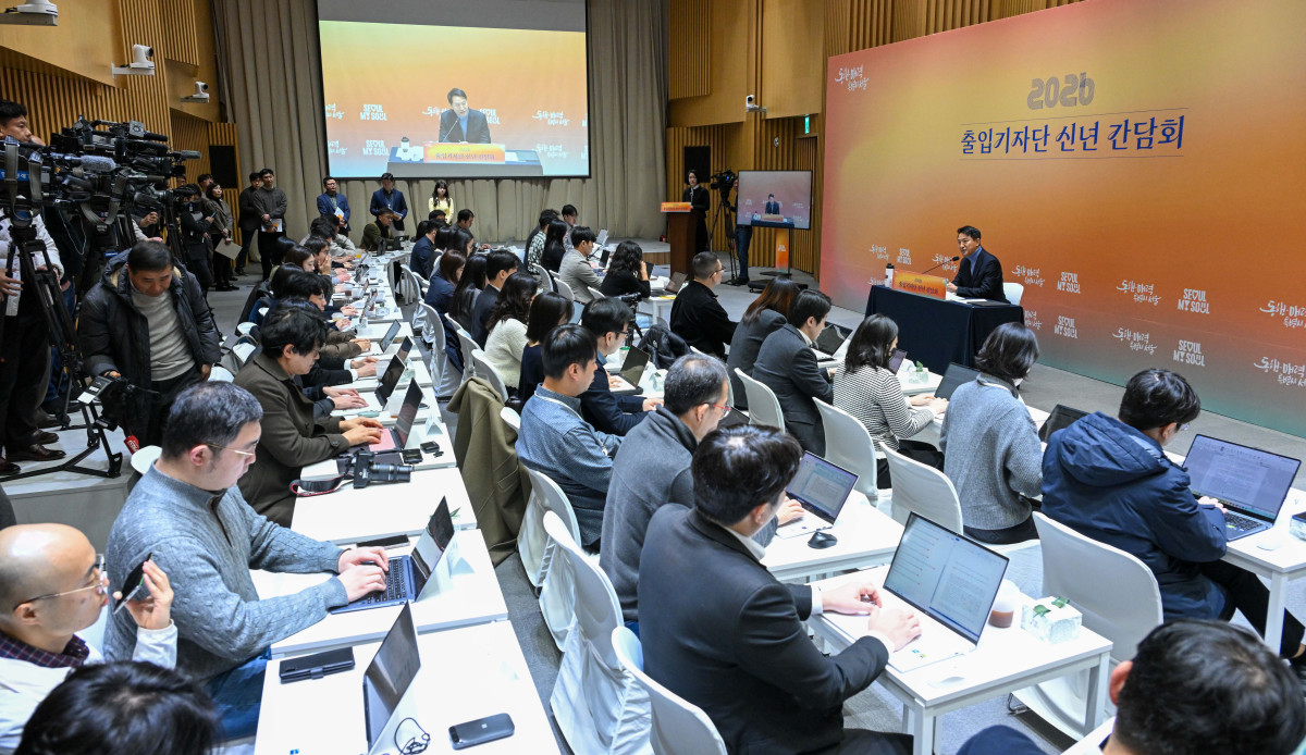 ▲오세훈 서울시장이 10일 서울 중구 서울시청에서 ‘2026년 출입기자단 신년 간담회’를 갖고 있다. 신태현 기자 holjjak@