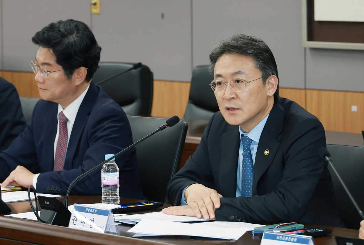▲권대영 금융위원회 부위원장이 10일 서울 종로구 정부서울청사에서 '청년 모두를 위한 재무상담 TF' 출범 회의에서 발언을 하고 있다. (사진제공=금융위원회)