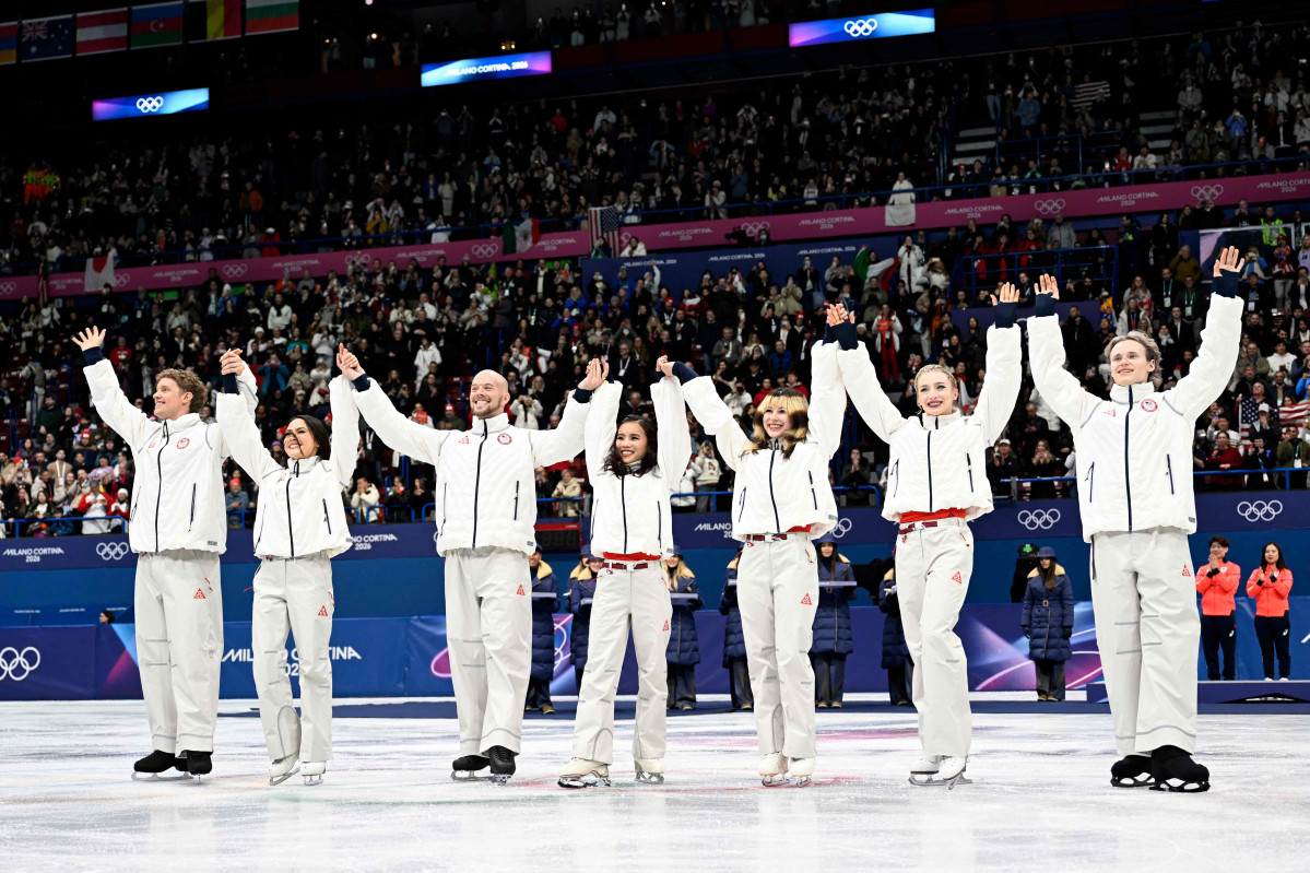 ▲팀 이벤트 금메달을 기뻐하는 미국 피겨 대표팀 선수들. (AFP/연합뉴스)