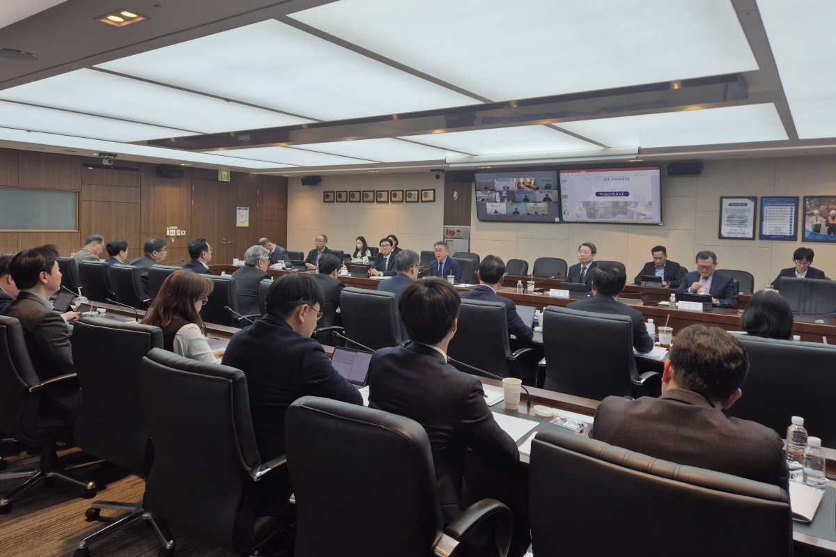 ▲남부발전은 10일 부산 본사에서 경영진과 전사 주요 간부들이 참석한 가운데 '제2차 전사 미래전략해커톤'을 개최했다. (사진제공=한국남부발전)