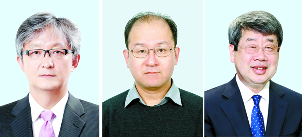 ▲(왼쪽부터) 강인수 숙명여대 경제학과 교수, 양준석 가톨릭대 경제학과 교수, 조동근 명지대 경제학과 명예교수