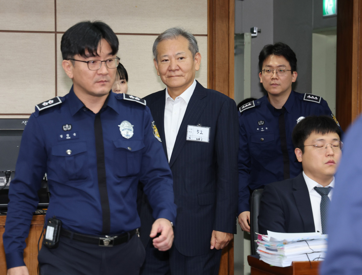 ▲지난해 10월 17일 공판에 출석하는 이상민 전 행정안전부 장관 (뉴시스)