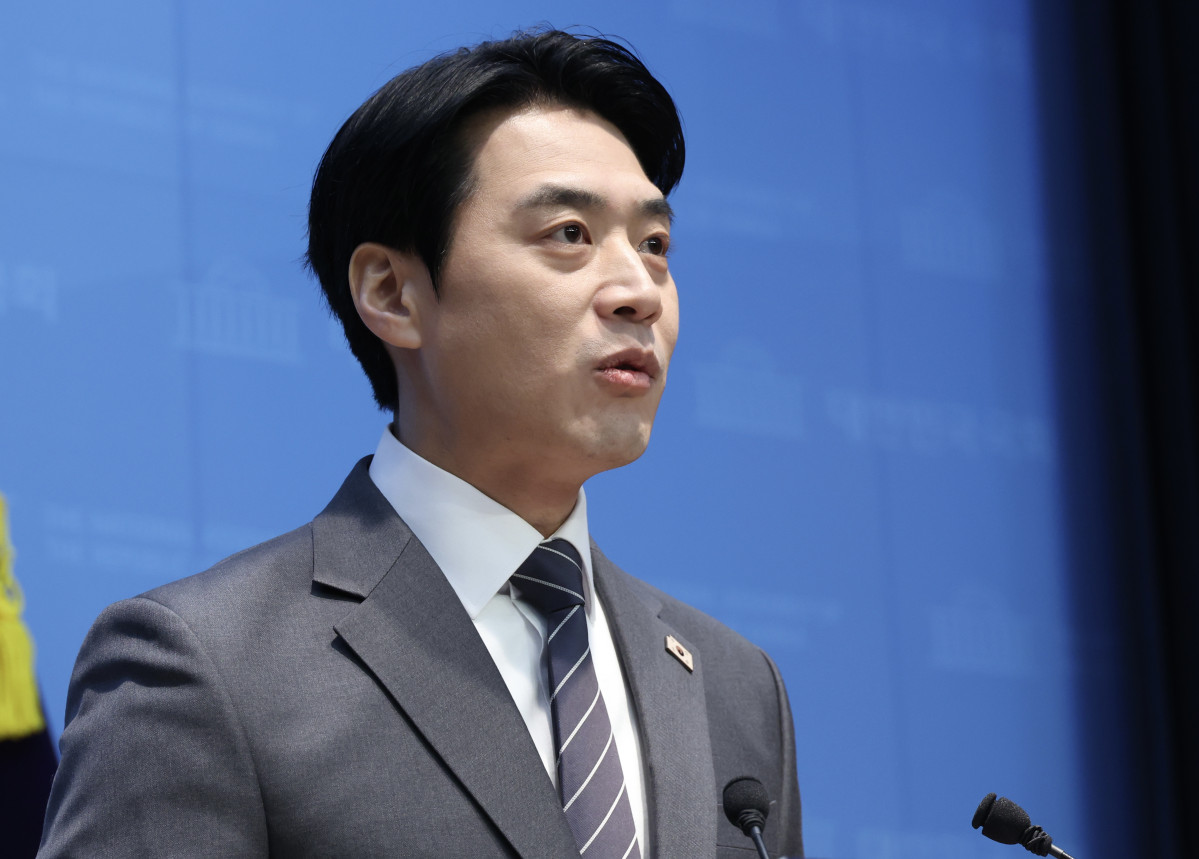 ▲한준호 더불어민주당 의원이 12일 오전 서울 여의도 국회 소통관에서 경기도지사 출마선언을 하고 있다. (사진=뉴시스)