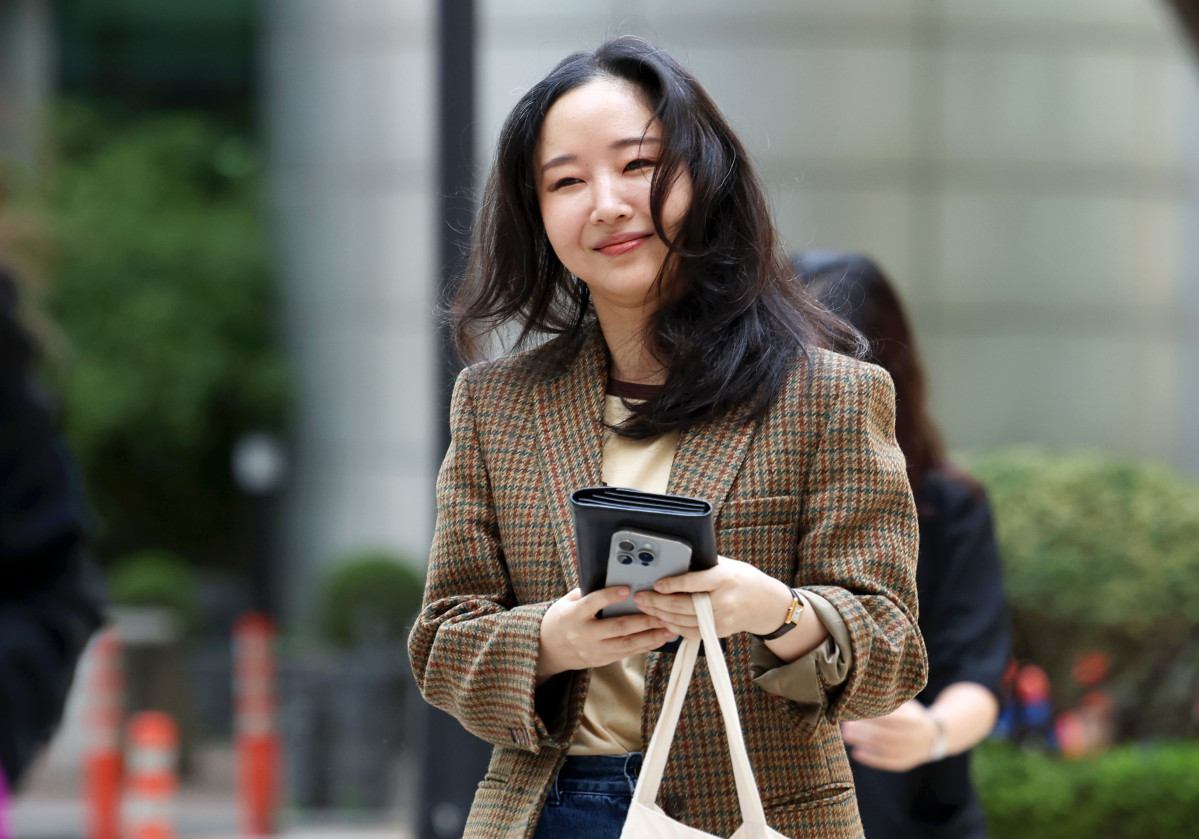▲민희진 전 어도어 대표가 지난해 9월 11일 오후 서울 서초구 서울중앙지법에서 열린 하이브와의 주식 매매대금 청구 및 주주 간 계약 해지 확인 소송 관련 변론에 출석하고 있다. (뉴시스)