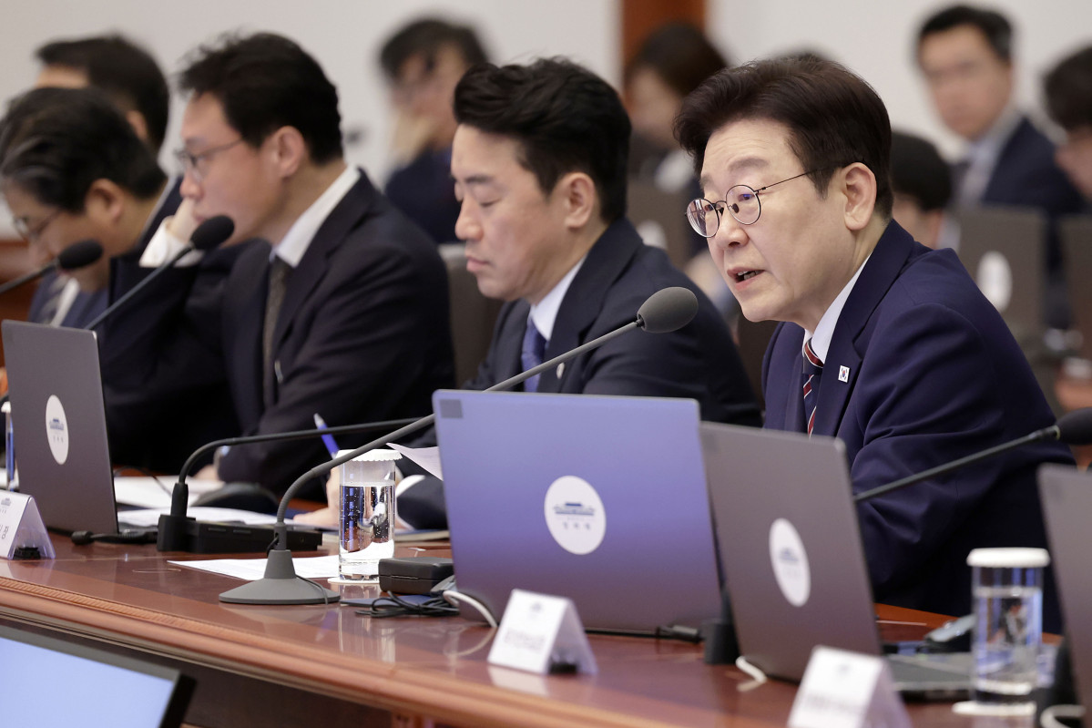 ▲이재명 대통령이 12일 청와대에서 열린 수석보좌관회의에서 발언하고 있다. 사진=연합뉴스