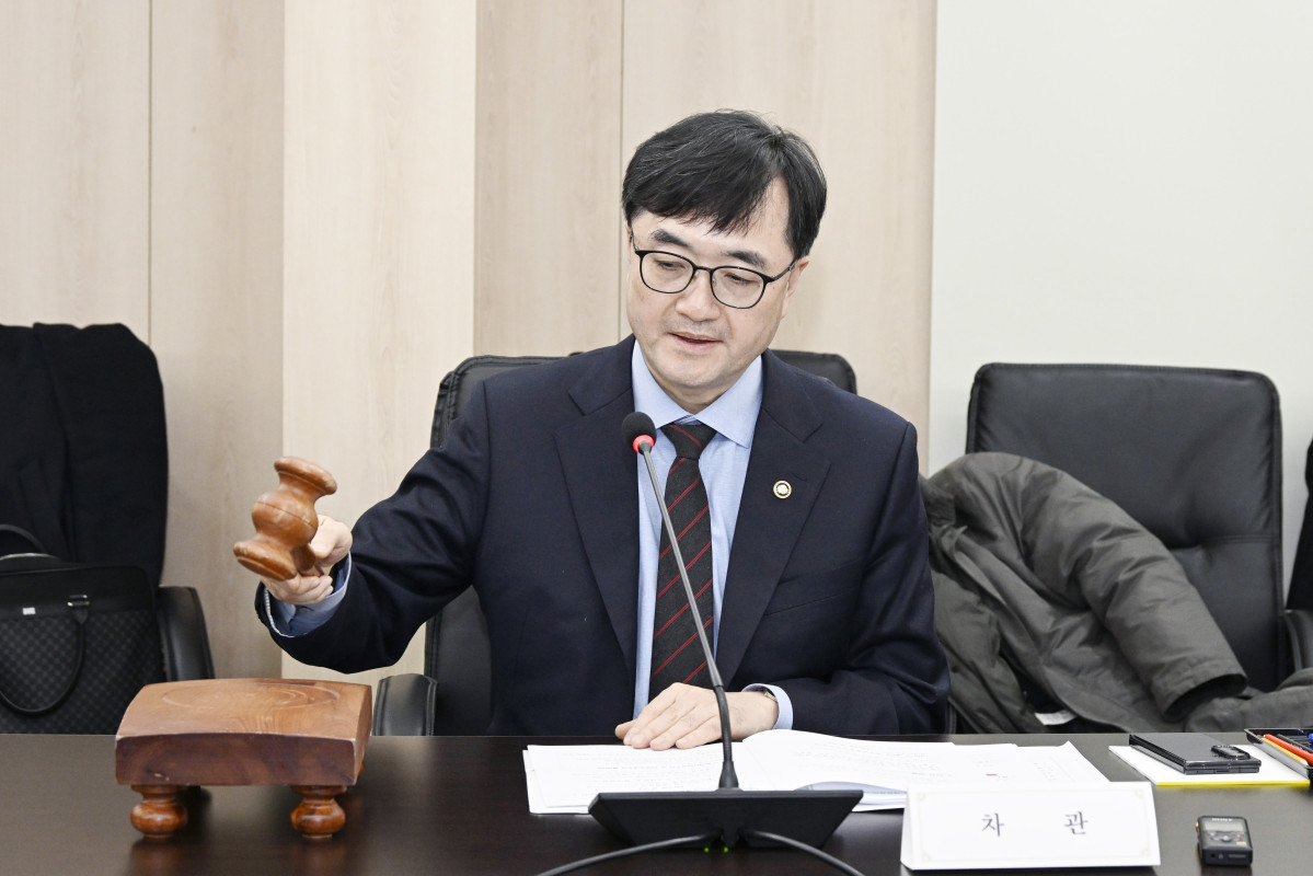 ▲임기근 기획예산처 장관 직무대행 차관이 2월 12일 오후 서울 영등포구 나라키움여의도에서 열린 '제2차 재정사업평가위원회'를 주재, 모두발언을 하고 있다. (기획예산처)