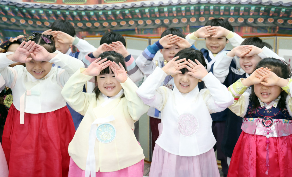 ▲2026 설 인사말 고민 끝…설날 안부문자 문구 총정리 (뉴시스)
