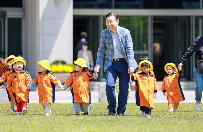 ▲전북도가 올해 여성·아동·가족 분야에서 돌봄 확대, 수당 인상, 폭력 예방까지 전방위 지원 체계를 가동한다. (사진제공=전북도)