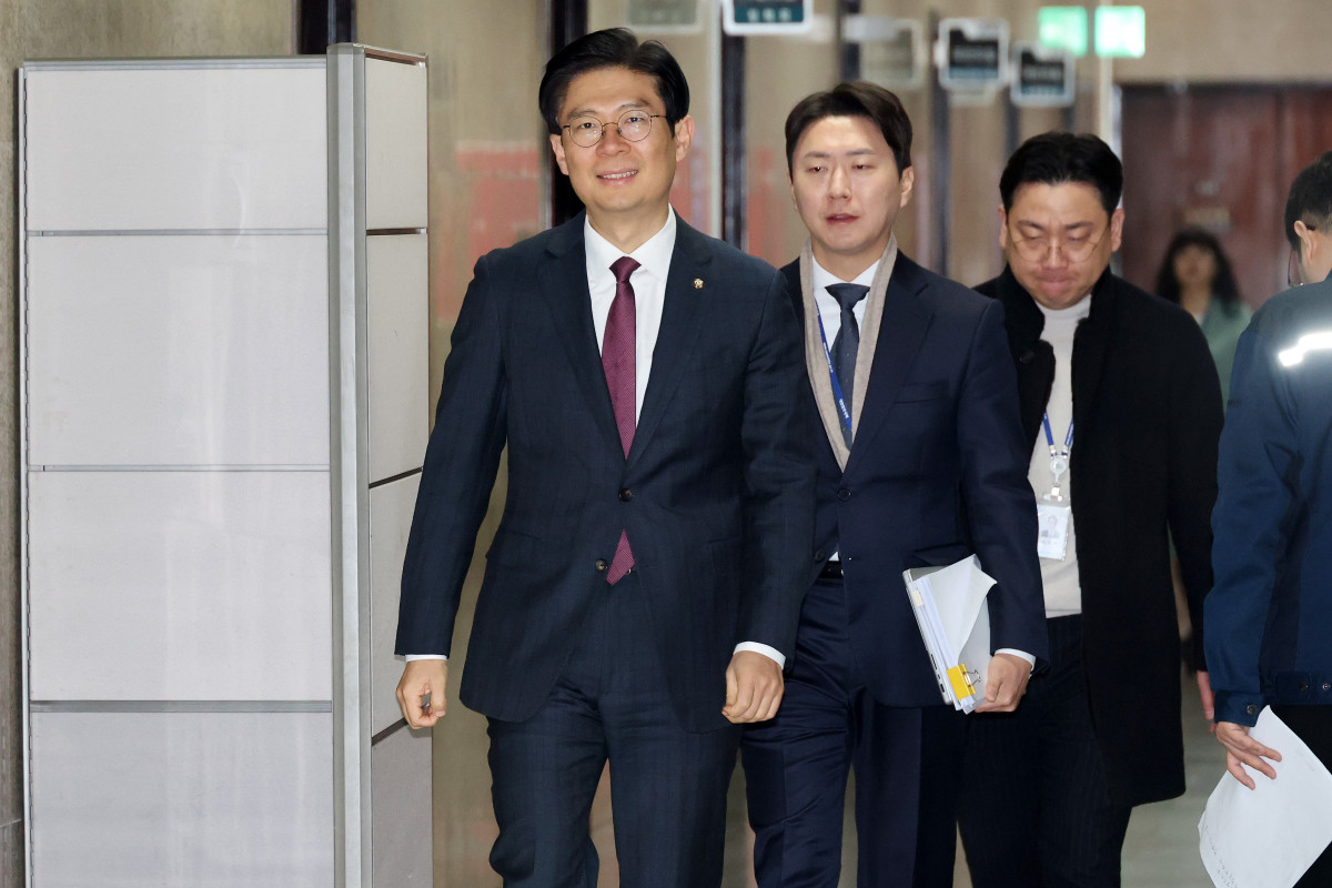 ▲국민의힘 인재영입위원회 참석하는 조정훈 위원장 (연합뉴스)