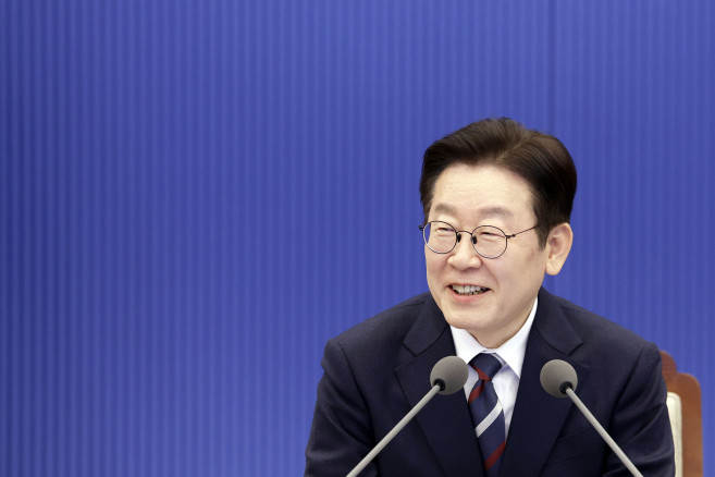 ▲이재명 대통령이 19일 청와대에서 열린 수석보좌관회의에서 발언하고 있다. (연합뉴스)