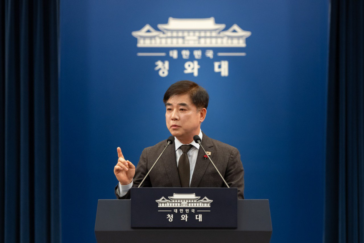 ▲김병욱 더불어민주당 성남시장 출마예정자가 청와대 브리핑룸에서 발언하고 있다. 김 예정자는 19일 신상진 성남시장의 분당 재건축 물량제한 폐지 촉구 기자회견에 대해 "이주대책을 준비하지 못한 성남시장의 무능이 낳은 결과"라고 정면으로 반박하며 자신의 중앙정부 협상력을 대안으로 내세웠다. (김병욱 캠프)
