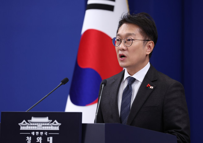 ▲김남준 대변인이 24일 청와대 춘추관에서 이재명 대통령과 김혜경 여사의 희귀 질환 환우·가족 현장 간담회 참석 관련 브리핑을 하고 있다. (연합뉴스)