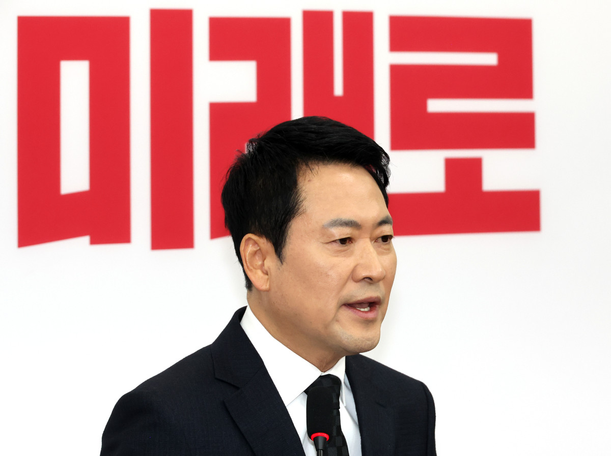 ▲국민의힘 장동혁 대표가 20일 국회에서 윤석열 전 대통령에 대한 1심 무기징역 선고 관련, 입장을 밝히고 있다. (사진=연합뉴스)
