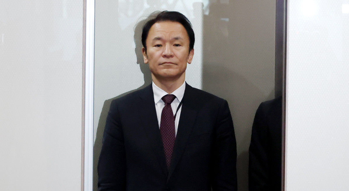 ▲[서울=뉴시스] 추상철 기자 = '일본 외무대신의 외교연설중 독도 관련 언급'과 관련 초치된 마츠오 히로타카 주한 일본대사관 총괄공사가 20일 오후 서울 종로구 외교부 청사로 들어서고 있다. 2026.02.20. scchoo@newsis.com