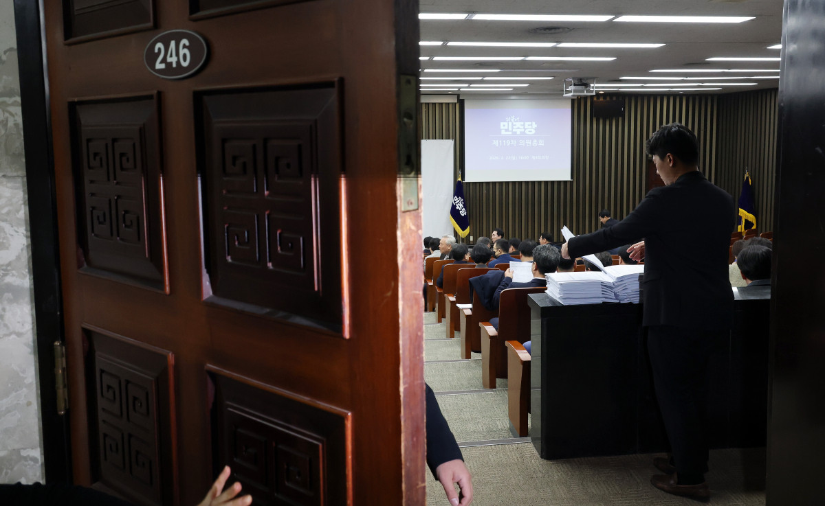 ▲22일 국회에서 더불어민주당 의원총회가 비공개로 열리고 있다. 사진=연합뉴스