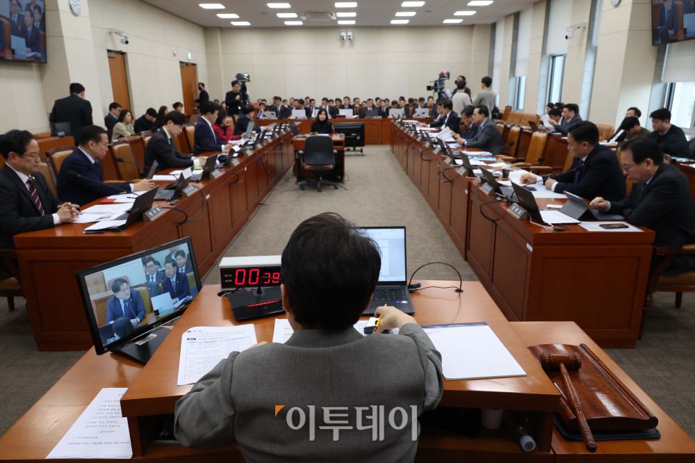 재경위, 美 ‘상호관세 무효’ 판결에 여야 공방…대미투자·품목관세 대응 질타