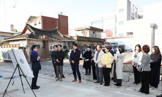▲전남 광양시가 광양읍 읍내리에 개소할 '고향올래 청년복합공간'의 본격 운영에 앞서 현장 점검과 청년 간담회를 실시했다. (사진제공=광양시)