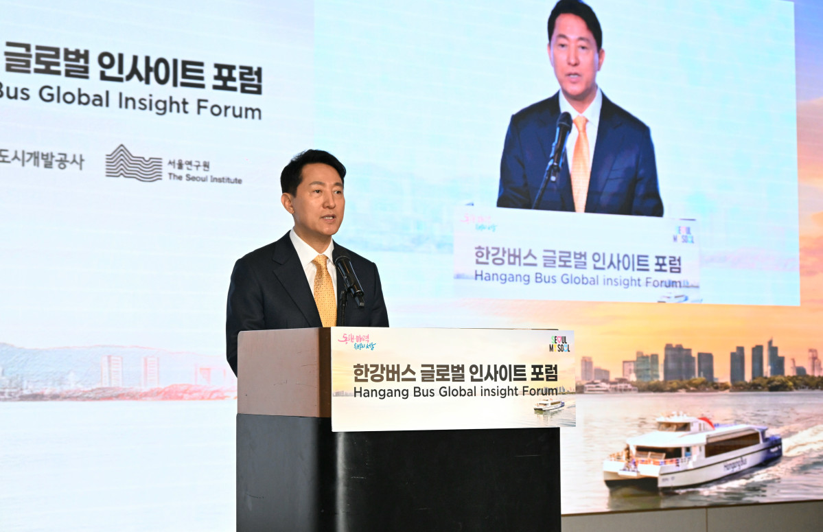 ▲오세훈 서울시장이 24일 마포구 호텔나루 서울엠갤러리에서 열린 '한강버스 글로벌 인사이트 포럼'에서 인사말을 하고 있다. (서울시 제공)