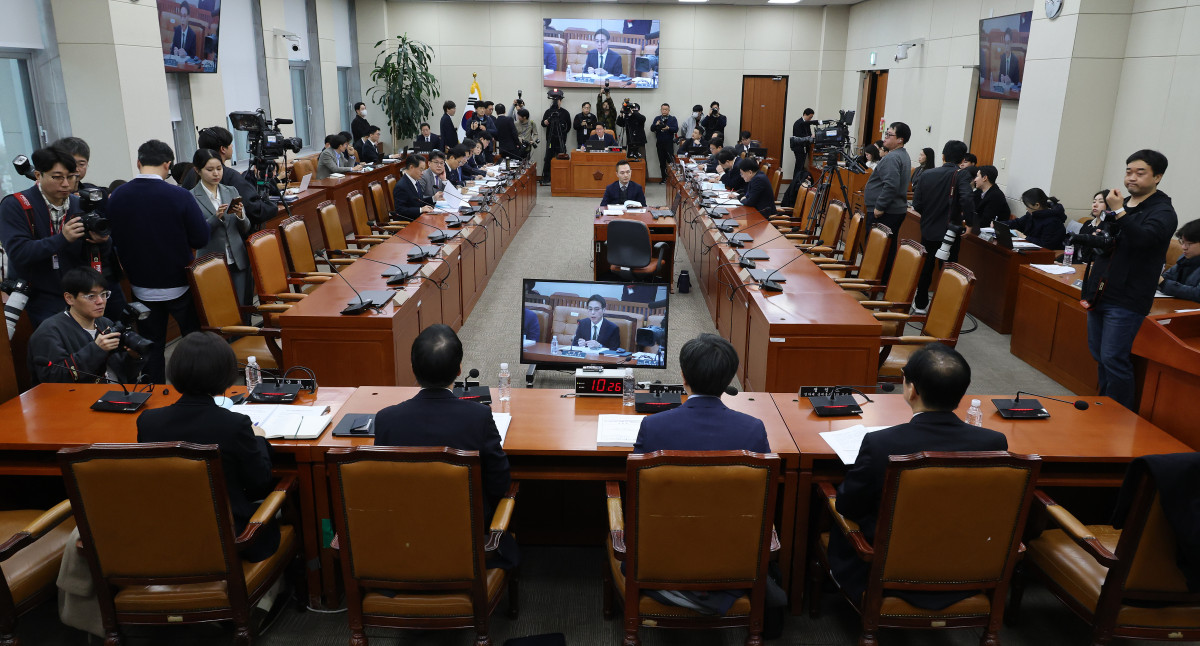 ▲24일 국회 대미투자특별법 처리를 위한 특별위원회 전체회의에서 열린 '한미 전략적 투자 관리를 위한 특별법안' 제정 공청회에서 진술인들이 의견을 밝히고 있다. 사진=연합뉴스