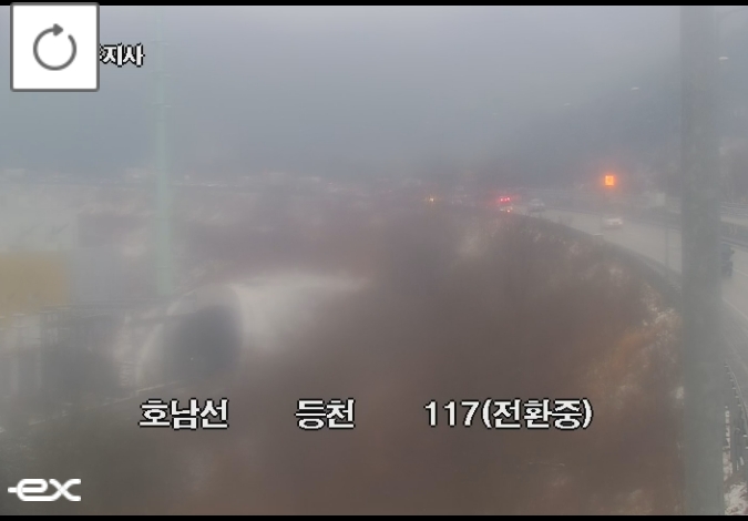 ▲[속보] 호남고속도로 호남터널 화물차 추돌사고 발생 차량 정체…안전재난문자 발송 (출처=로드플러스 캡처)