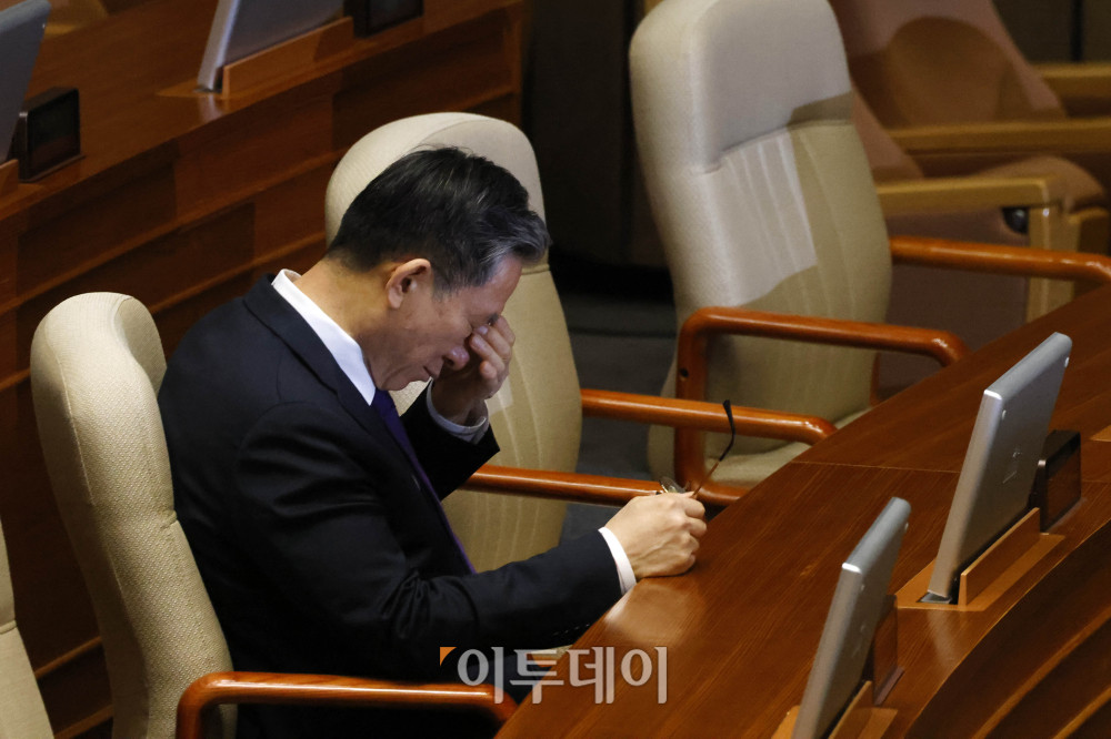 ▲정성호 법무부 장관이 24일 서울 여의도 국회 본회의에 참석하고 있다. 고이란 기자 photoeran@