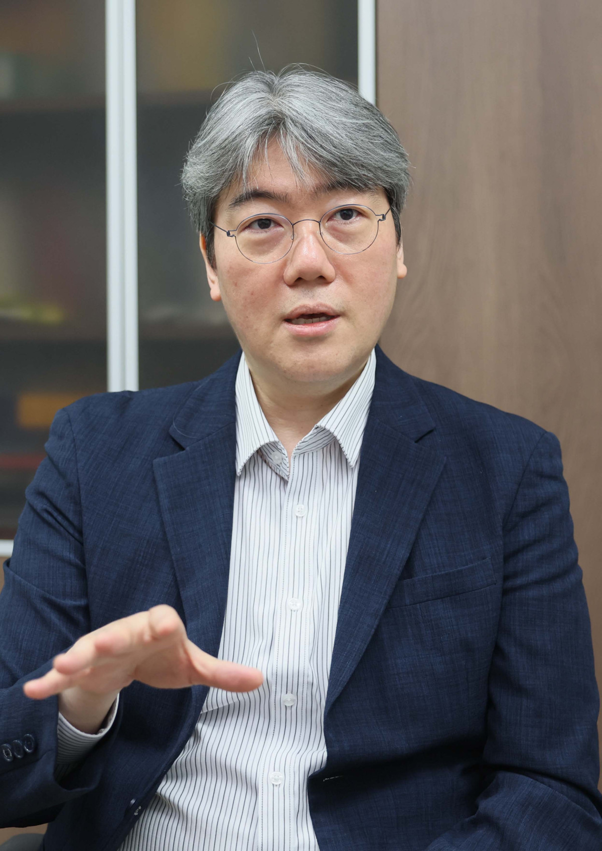 ▲이상근 고려대 정보보호대학원 교수가 24일 서울 성북구 고려대에서 이투데이와 인터뷰를 갖고 있다. 신태현 기자 holjjak@
