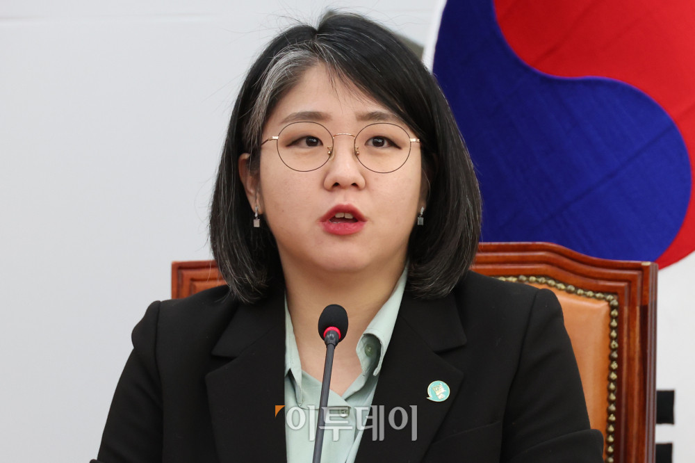 ▲용혜인 기본소득당 대표가 25일 서울 여의도 국회에서 열린 민주당-개혁진보4당 정치개혁 간담회에서 발언을 하고 있다. 고이란 기자 photoeran@
