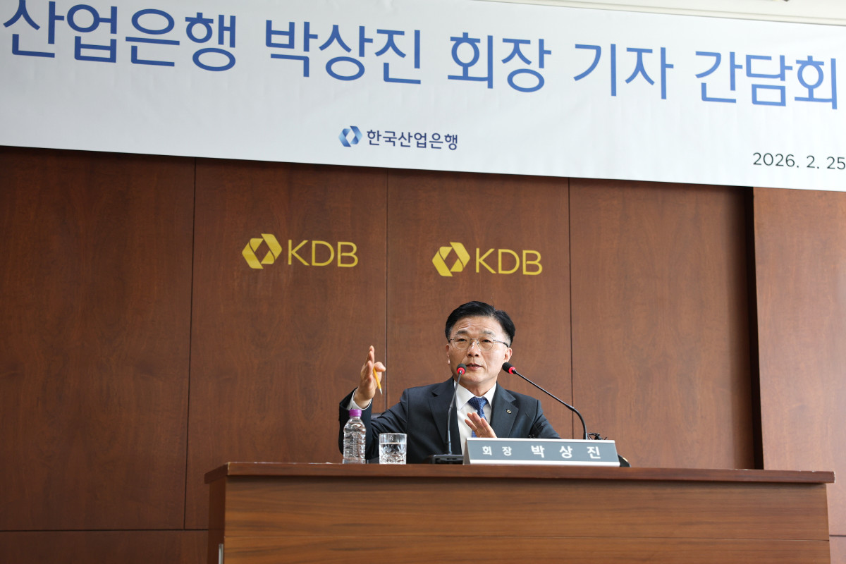 ▲박상진 한국산업은행 회장이 25일 산은 본관에서 개최된 기자간담회에서 발언하고 있다. (사진제공=한국산업은행)