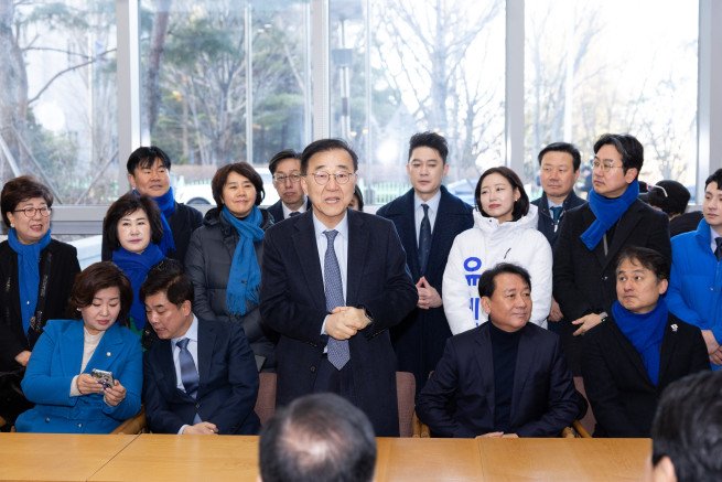 ▲김윤덕 국토교통부 장관이 25일 오전 성남·용인 일대 수도권 동남부 지역 현장을 찾아 발언하고 있다. (사진제공=국토교통부)