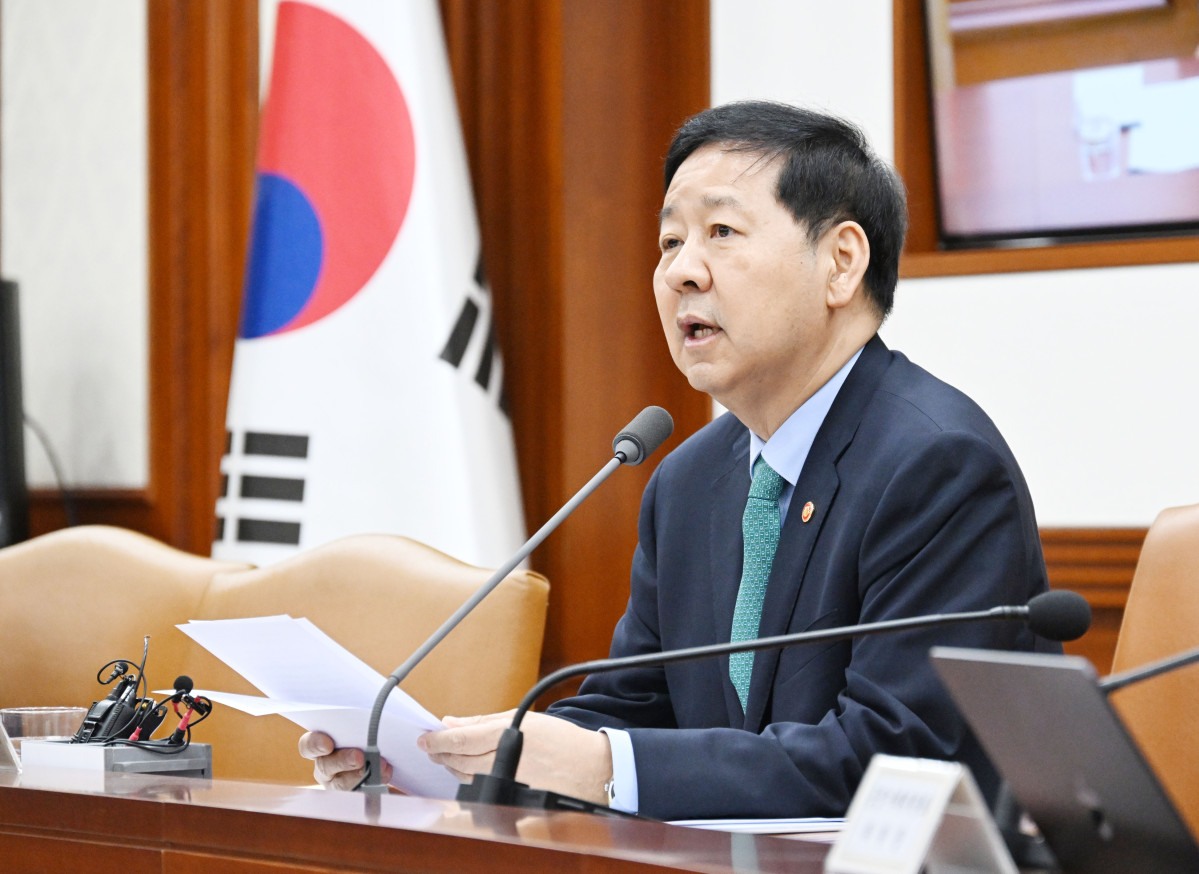 ▲구윤철 경제부총리 겸 재정경제부 장관이 2월 26일 서울 종로구 정부서울청사에서 열린 '민생물가 특별관리 관계장관TF'를 주재, 모두발언을 하고 있다. (재정경제부)