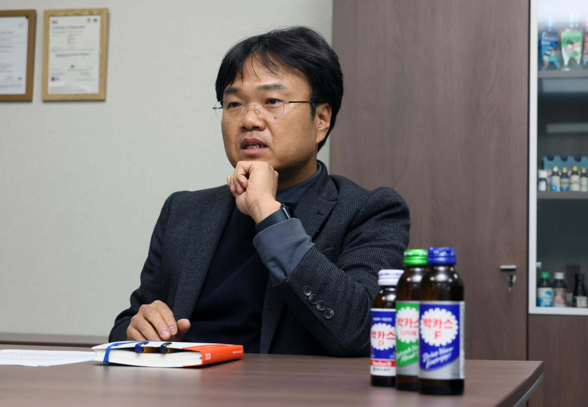 ▲강보성 동아제약 생산본부장이 23일 충남 당진시 동아제약 당진공장에서 이투데이와 인터뷰를 갖고 있다. 신태현 기자 holjjak@