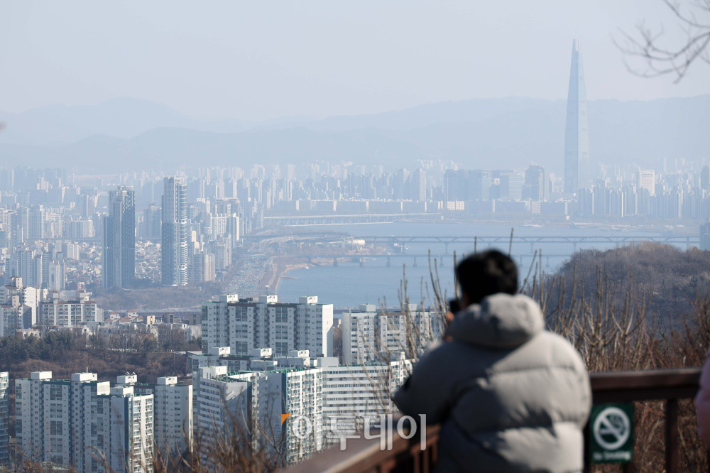 ▲서울 중구 남산에서 바라본 서울 시내. (이투데이DB)