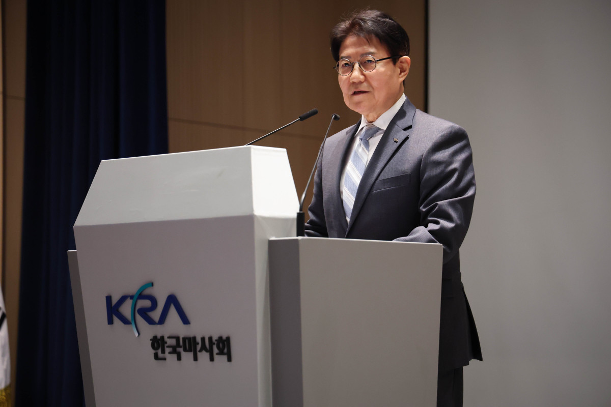 ▲우희종 한국마사회장이 26일 과천 본사 대강당에서 열린 취임식에서 인사말을 하고 있다. (사진제공=한국마사회)