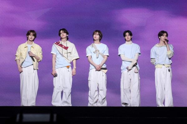 ▲투어스(사진제공=플레디스)