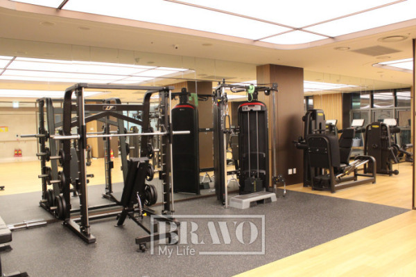 ▲건물 내 마련된 피트니스룸 모습. 서지희 기자 jhsseo@