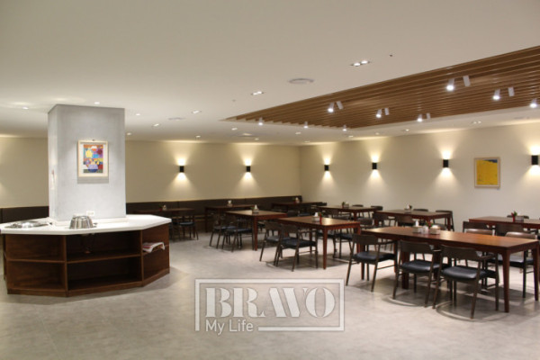 ▲‘KB 골든라이프케어 평창 카운티’ 내 식당 모습. 서지희 기자 jhsseo@