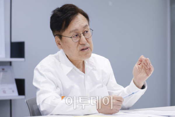 ▲김흥태 이뮨온시아 대표이사가 최근 서울 강서구 이뮨온시아에서 이투데이와 인터뷰를 하고 있다. 조현호 기자 hyunho@