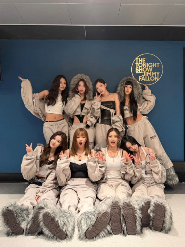 ▲트와이스 '더 투나잇 쇼 스타링 지미 팰런' 출연(사진제공=JYP엔터테인먼트)