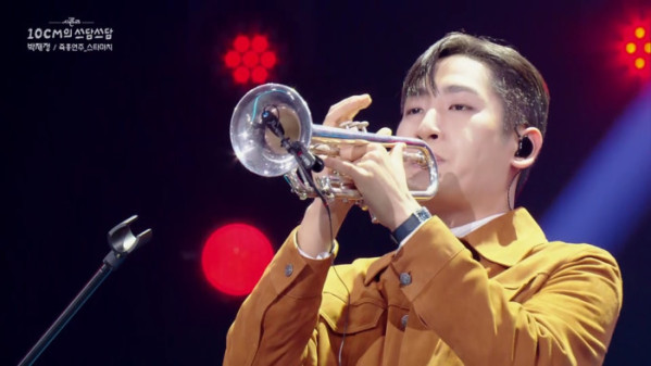 ▲‘더 시즌즈-10CM의 쓰담쓰담’(사진 = KBS2 제공)