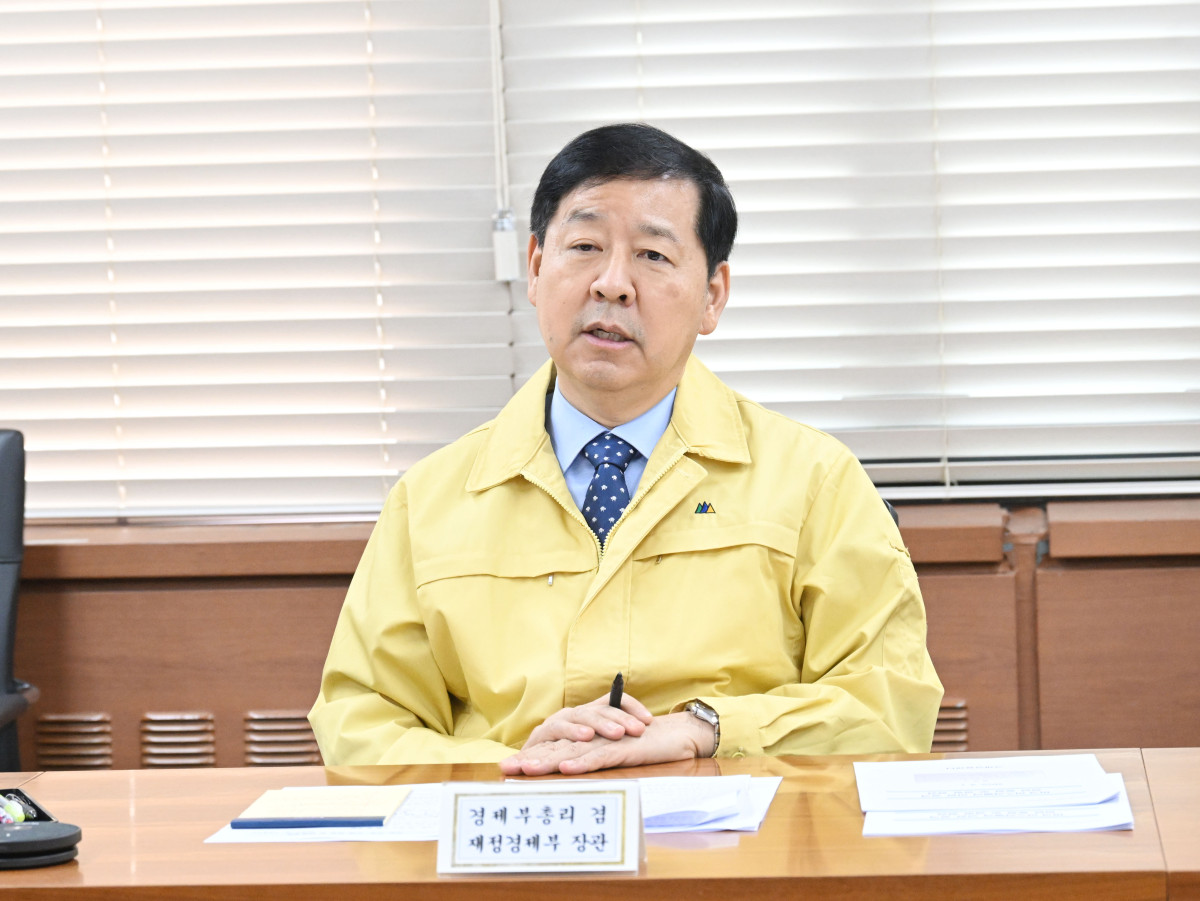 ▲구윤철 부총리 겸 재정경제부 장관이 3월 1일 서울 종로구 정부서울청사에서 열린 '이란 관련 관계기관 합동 상황점검회의'를 주재하고 있다. (재정경제부)