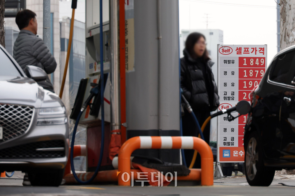 ▲5일 서울 의 한 주유소. 고이란 기자 photoeran@