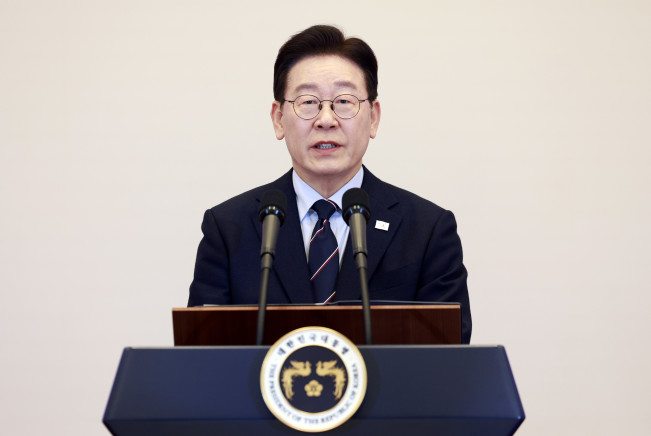 ▲이재명 대통령이 6일 청와대 영빈관에서 열린 2026년 준장 진급 장성 삼정검 수여식에서 격려사를 하고 있다. (연합뉴스)